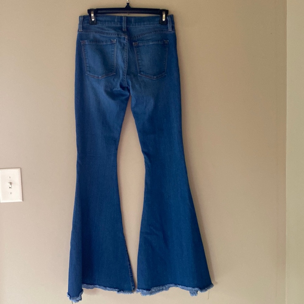 Free People Women’s Denim Flare Jeans with Frayed Hem. Size 27 - Picture 2 of 10